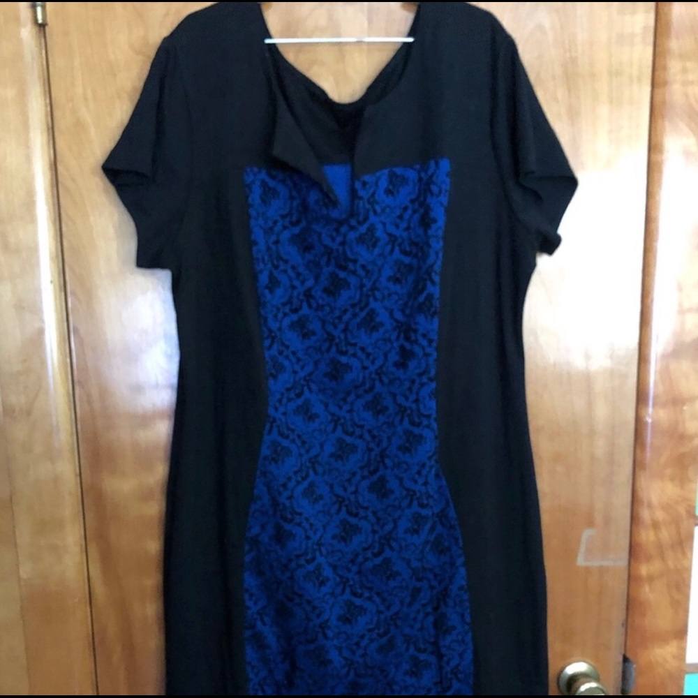 Black and blue short sleeve dress size 20w